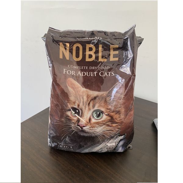 Повноцінний сухий корм для дорослих котів з яловичиною